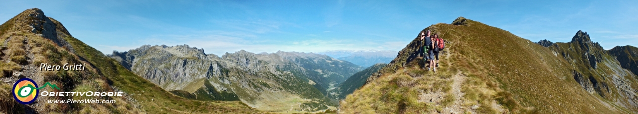 38 Panoramica in cresta al Monte di Sopra....jpg